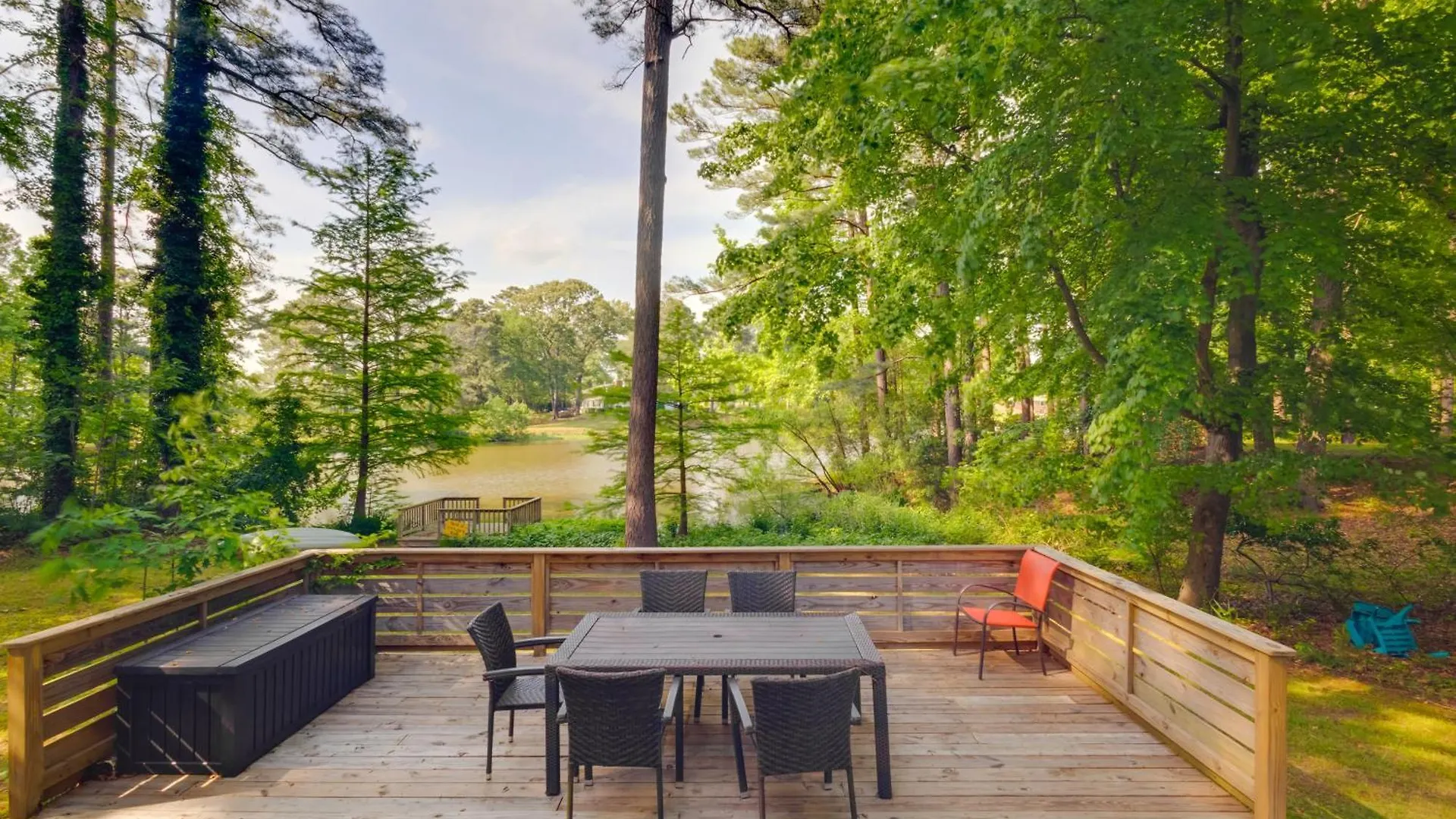 Lakefront Newport News Home, 6 Mi To City Center!