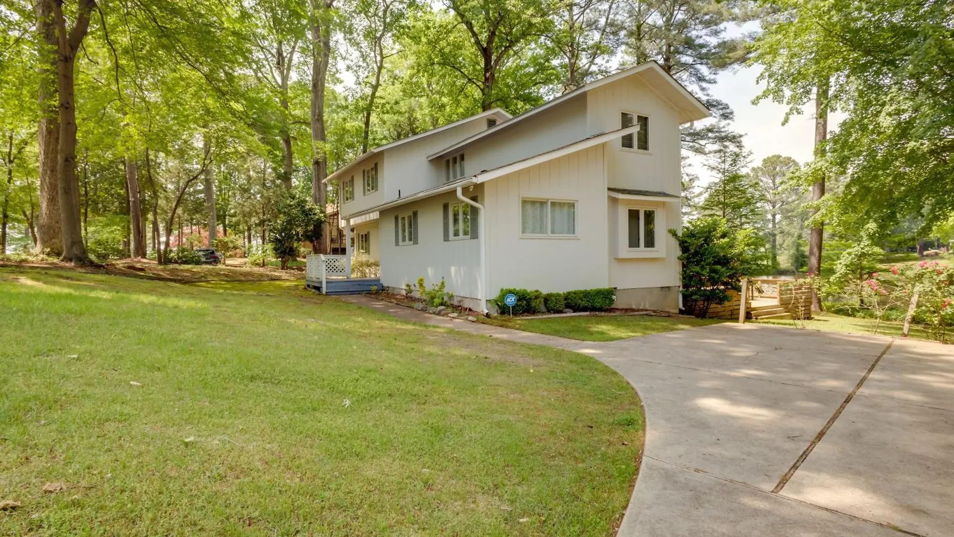 Lakefront Newport News Home, 6 Mi To City Center! 0*,  United States